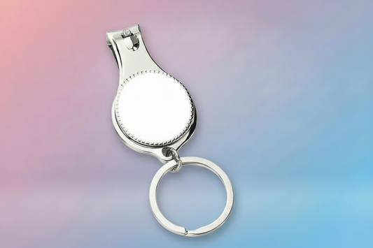 Nagelknipper, flessenopener en nagelvijl in één compacte tool